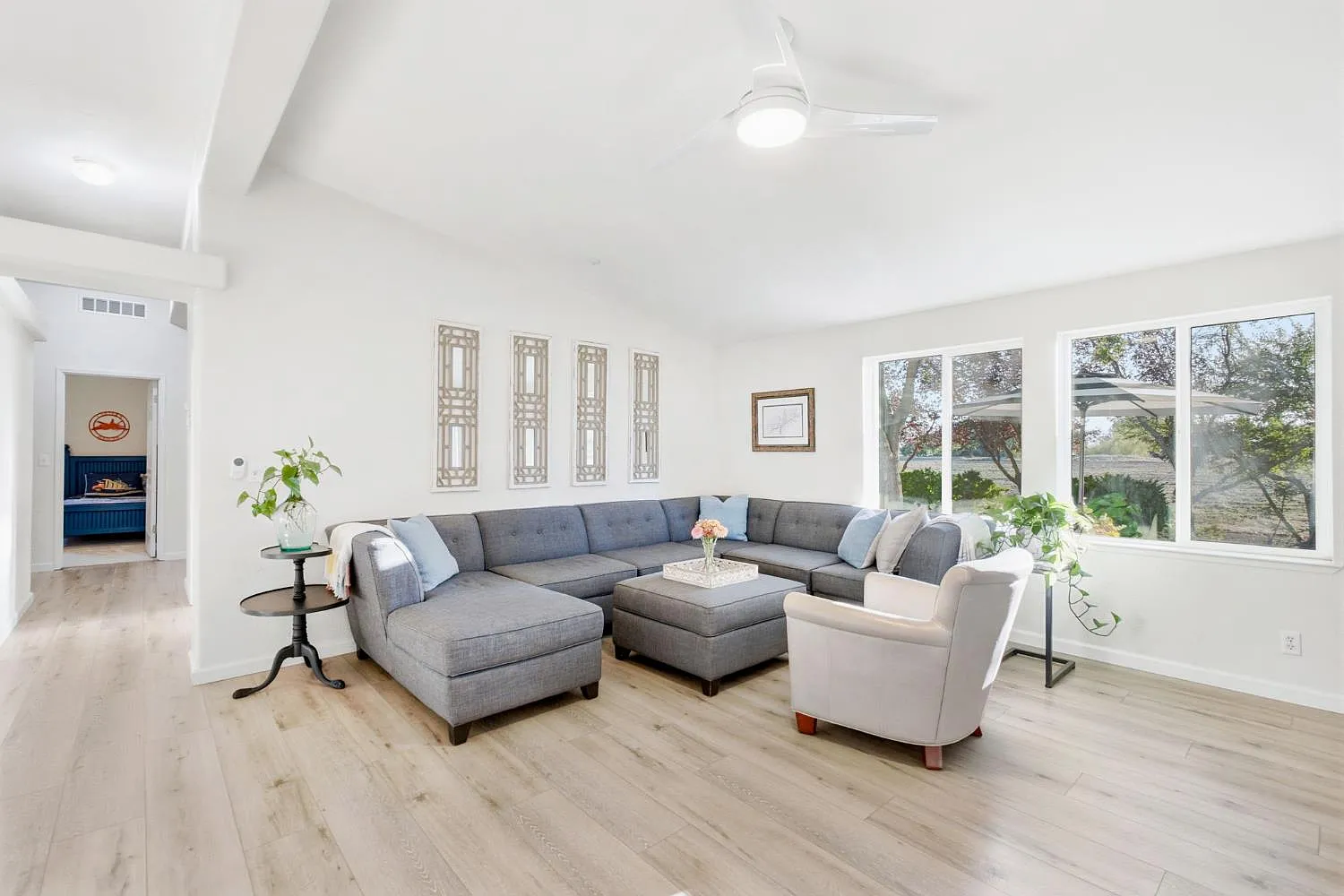 4 bed, 2288 sqft, $4,500 — Photo 3