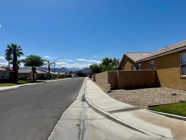 2 bed, 2.5 bath, 1800 sqft, $2,600 — Photo 4