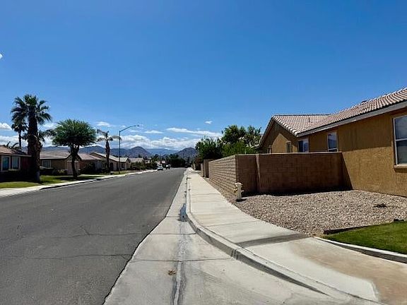 4th image of 47497 Lagoon Ct