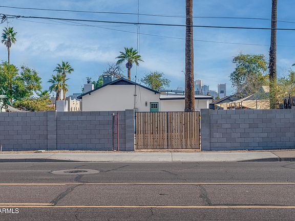 5th image of 334 N 18TH Drive