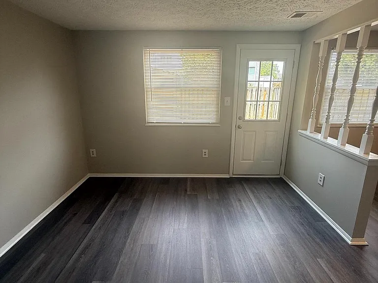 5752 Charstone Ct — Photo 12