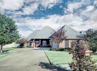 311 Gladeview Pl, Brandon, MS 39047