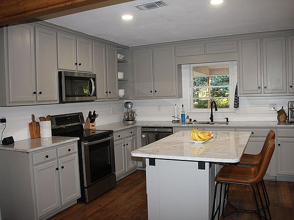 5th image of 2920 Graham Rd S