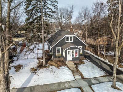 910 College St, Northfield, MN, 55057