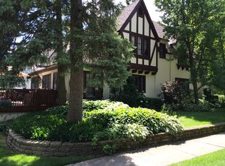 261 N Bothwell St, Palatine, IL 60067