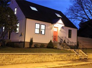 21 Bliss Rd, Newport, RI 02840