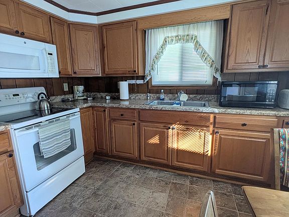 4th image of 147 Devonshire Dr