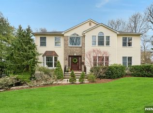 435 Morningside Rd, Ridgewood, NJ 07450