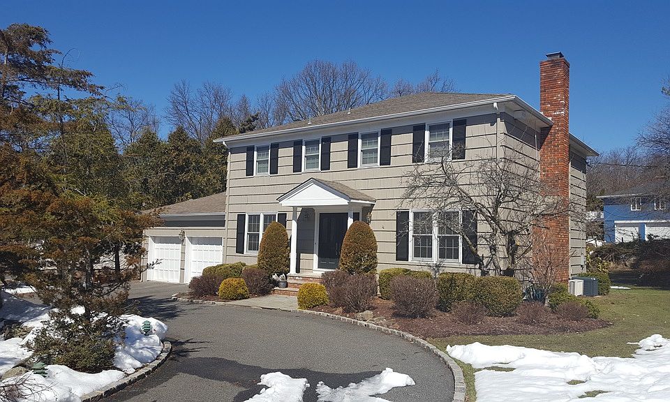 1st image of 9 Tamarack Dr