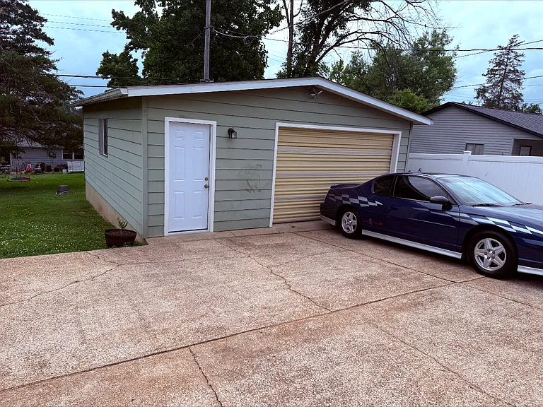 409 Sunshine Dr — Photo 13