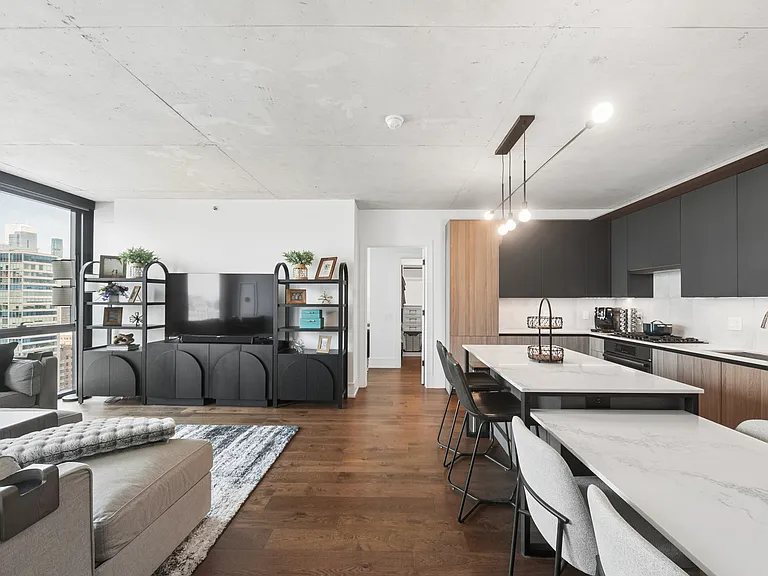 234 W Polk St #2504 — Photo 4