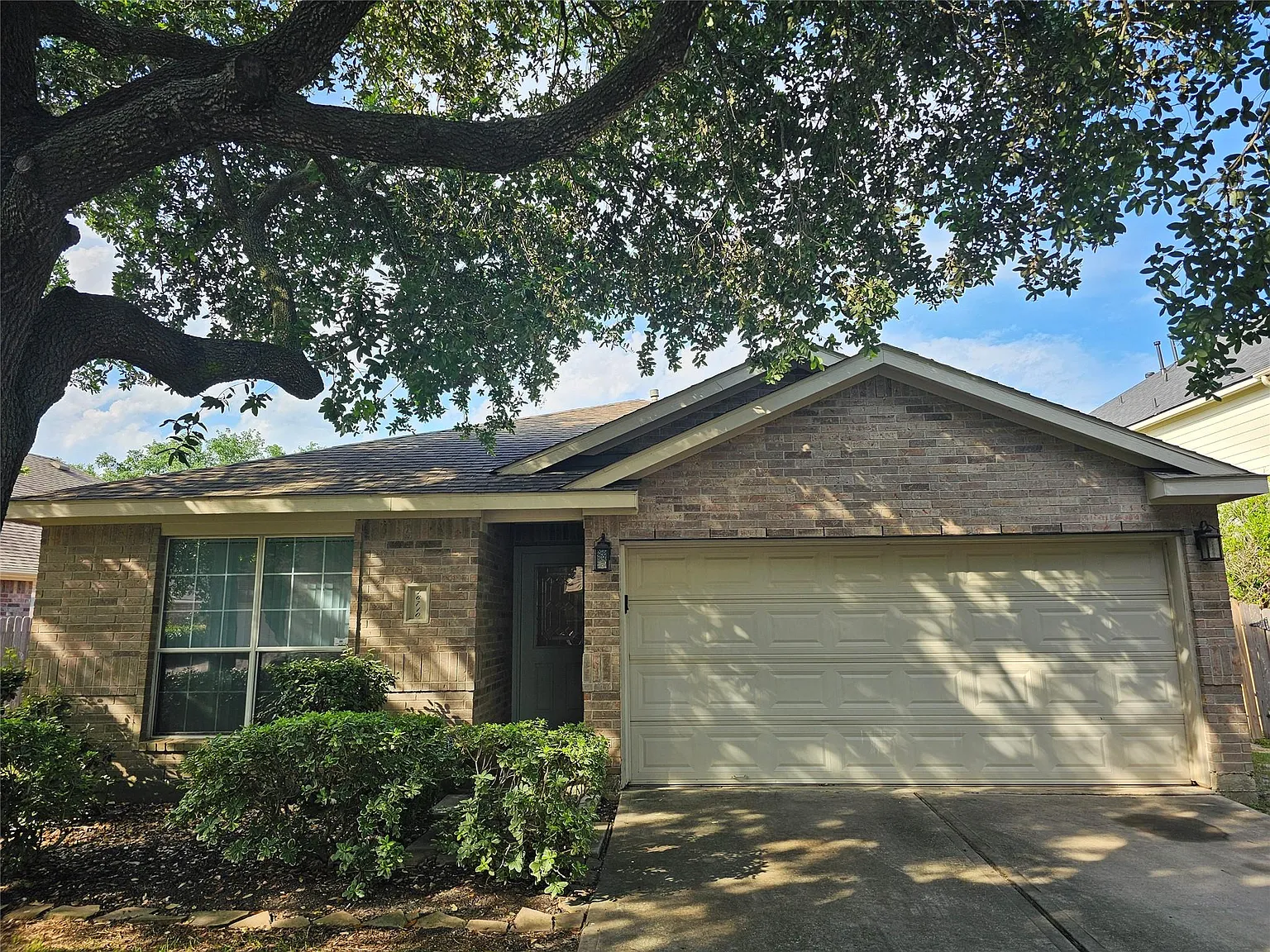3 bed, 2.0 bath, 1484 sqft, $1,950 — Photo 1