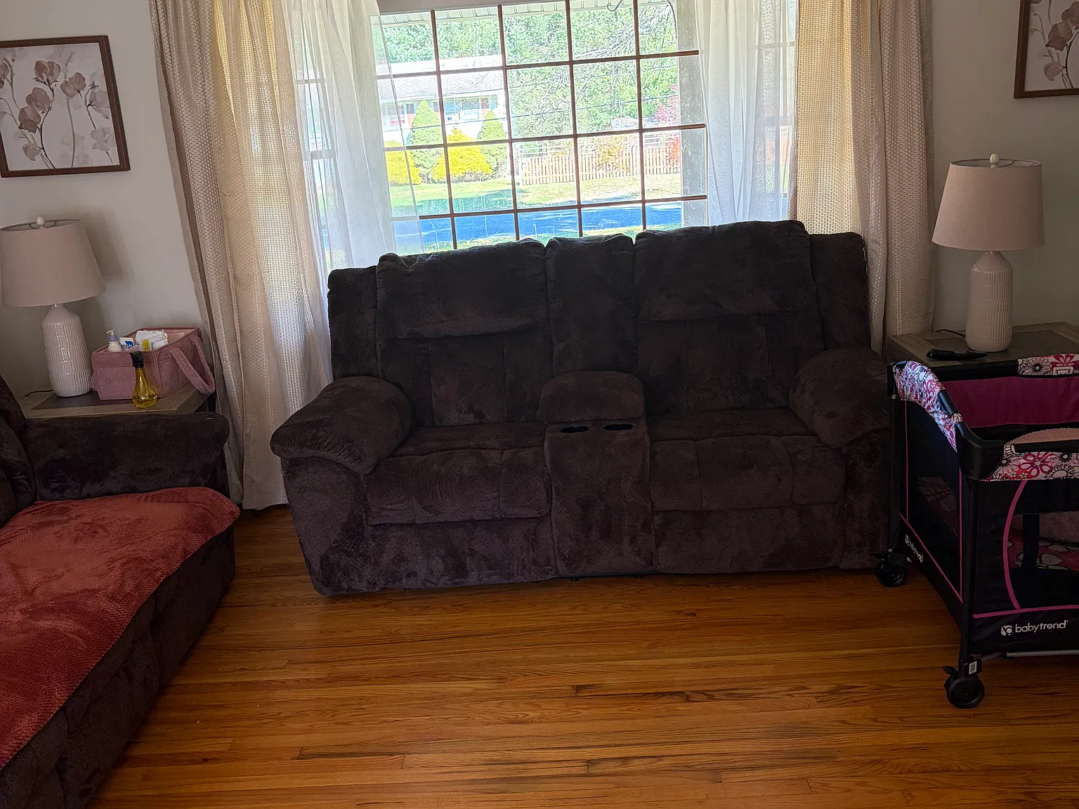 3 bed, 1.5 bath, 1059 sqft, $2,500 — Photo 2