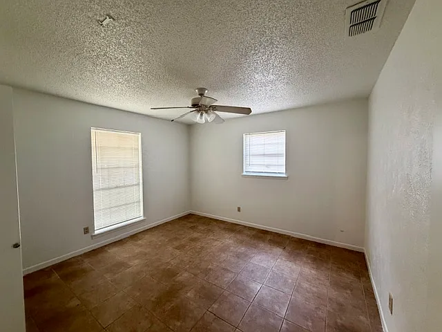 1212 Mockingbird St — Photo 13