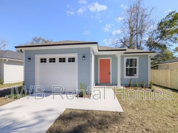 8917 2nd Ave, Jacksonville, FL 32208