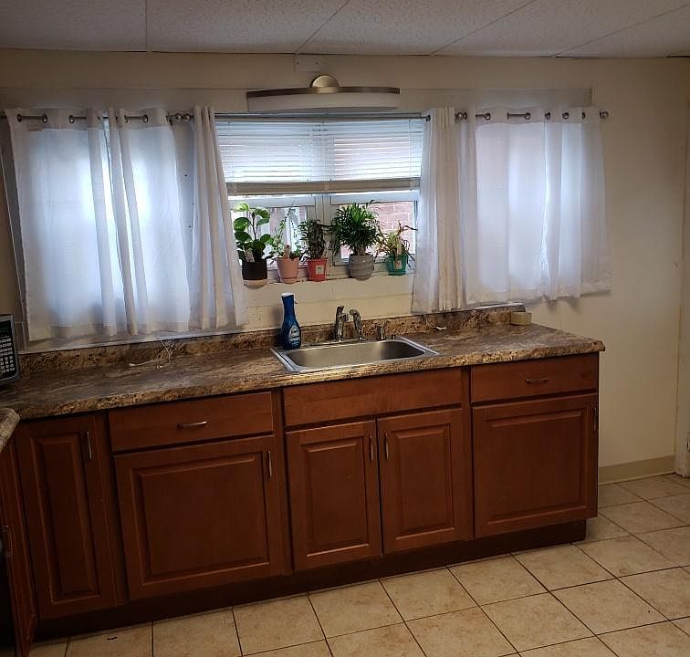 2nd image of 24 Elizabeth St