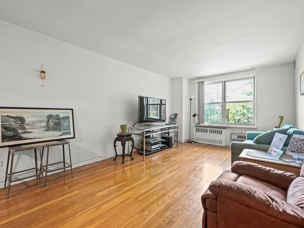 142-05 Roosevelt Ave #53, Flushing, NY 11354