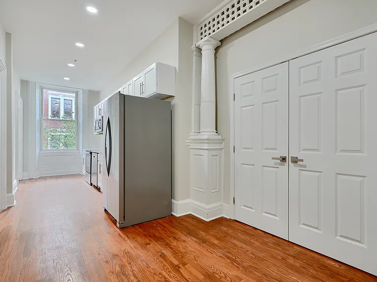 801 N Charles St #11 — Photo 2