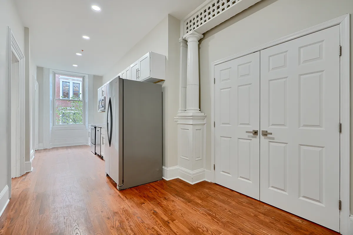 Building Photo - 801 N Charles St #11