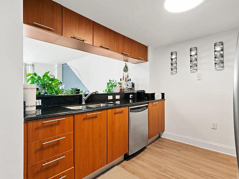 1800 N Bayshore Dr #1604 — Photo 4