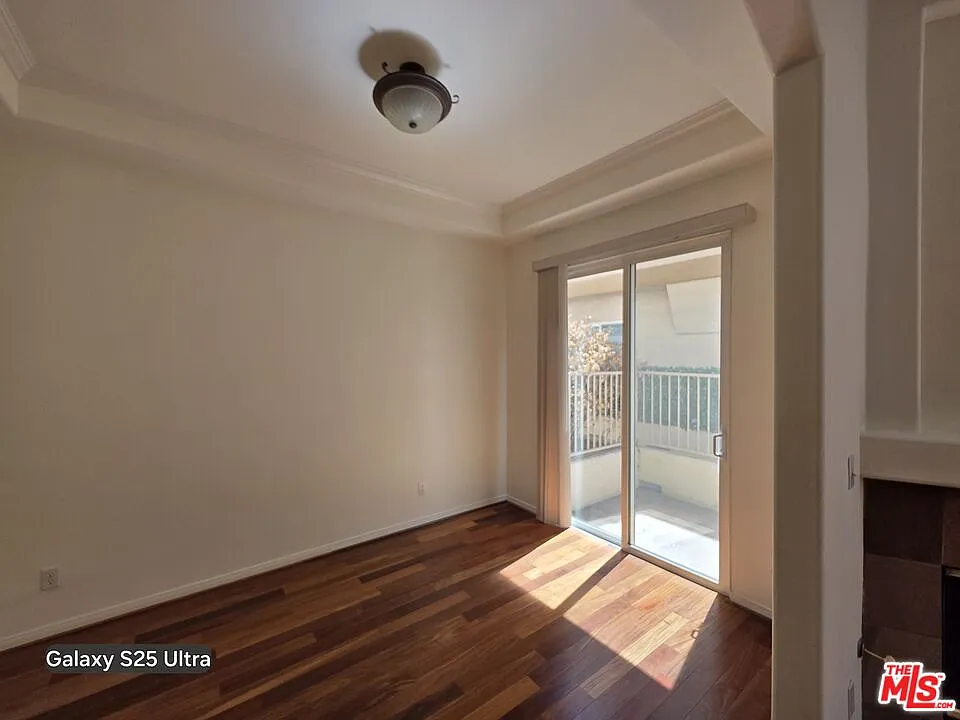 3 bed, 3.0 bath, 1671 sqft, $4,100 — Photo 3