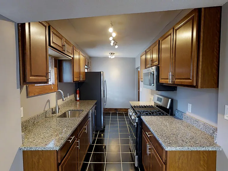 203 Harriette Ave — Photo 4