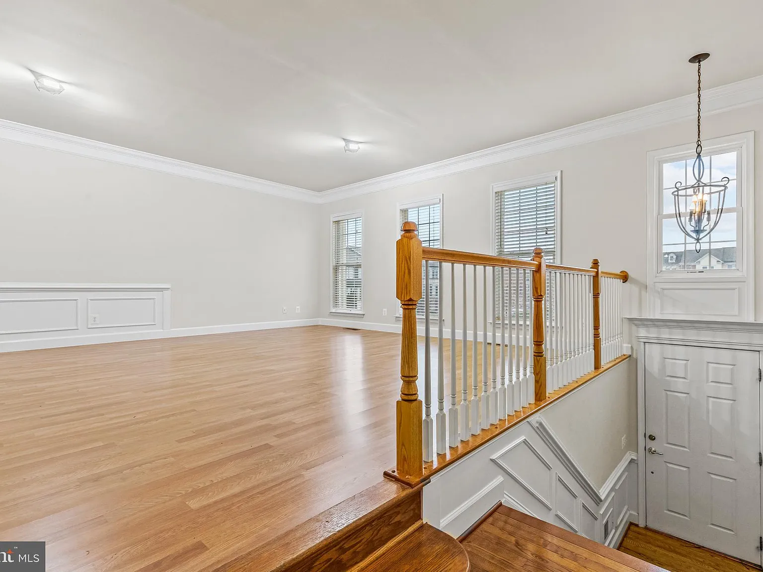 3 bed, 2.5 bath, 2984 sqft, $3,495 — Photo 2