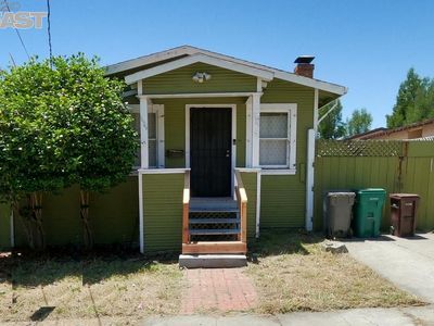 10907 Foothill Blvd, Oakland, CA, 94605