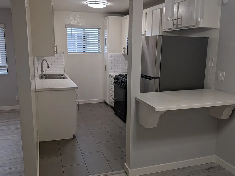 7014 Lanewood Ave #6 — Photo 3