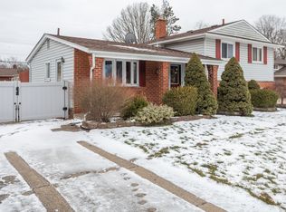 37107 Norene St, Westland, MI 48186