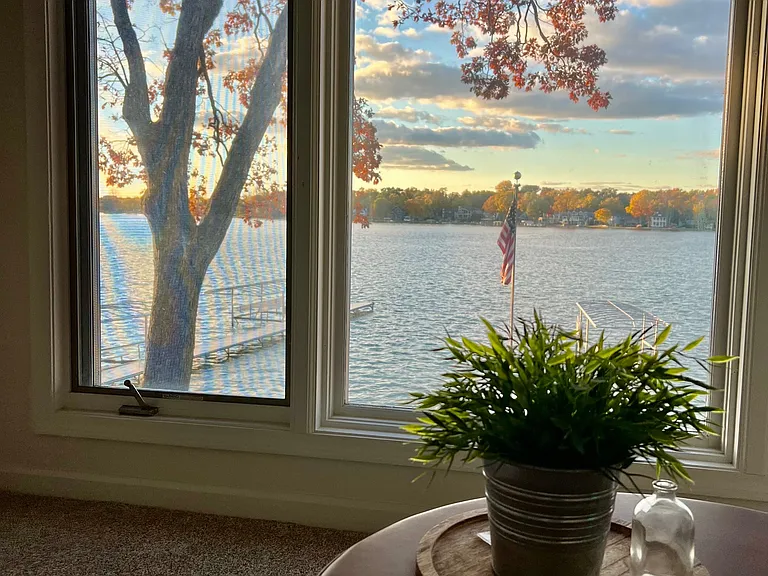 Sitting area in Master with perfect views of Union Lake