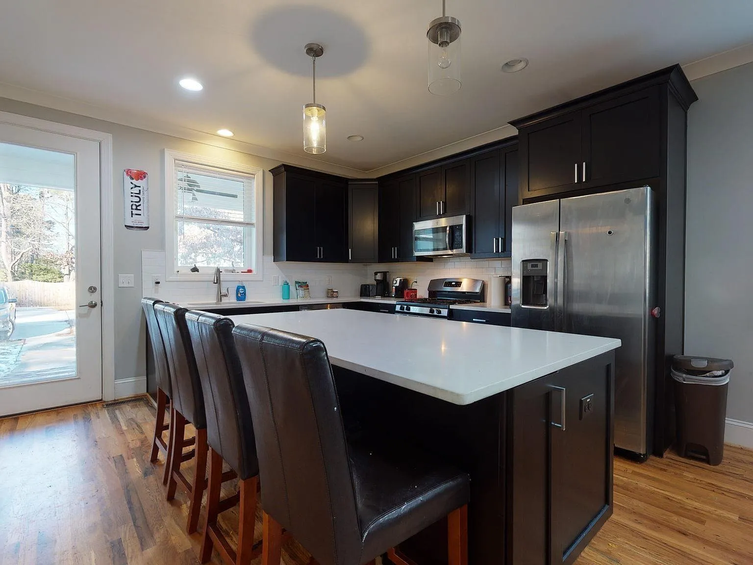 5 bed, 5.0 bath, $1,200 — Photo 3