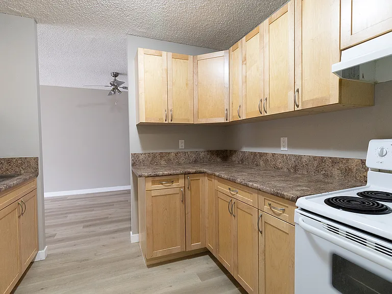 205 Heritage Dr SE — Photo 5