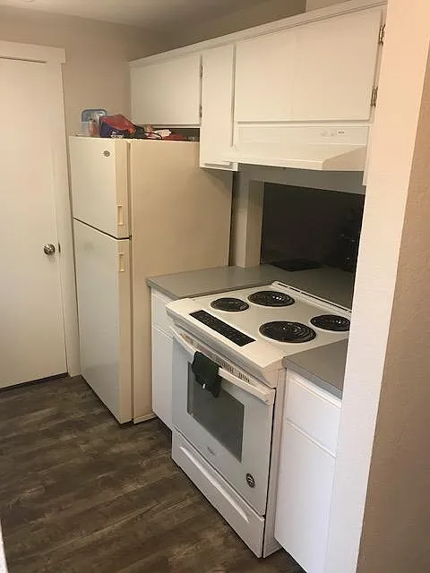 2 bed, 1.5 bath, 1100 sqft, $2,195 — Photo 3