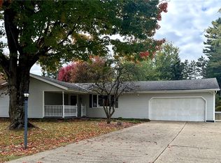 3755 Mill Dr, Zanesville, OH 43701