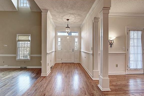 3rd image of 221 Shadowood Dr
