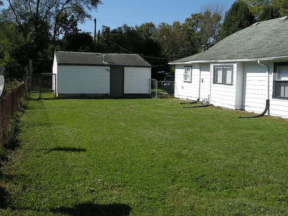 4th image of 826 S Norfolk St