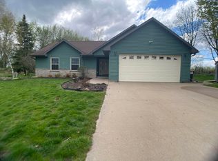 482 Maple Ridge Rd, Berlin, WI 54923
