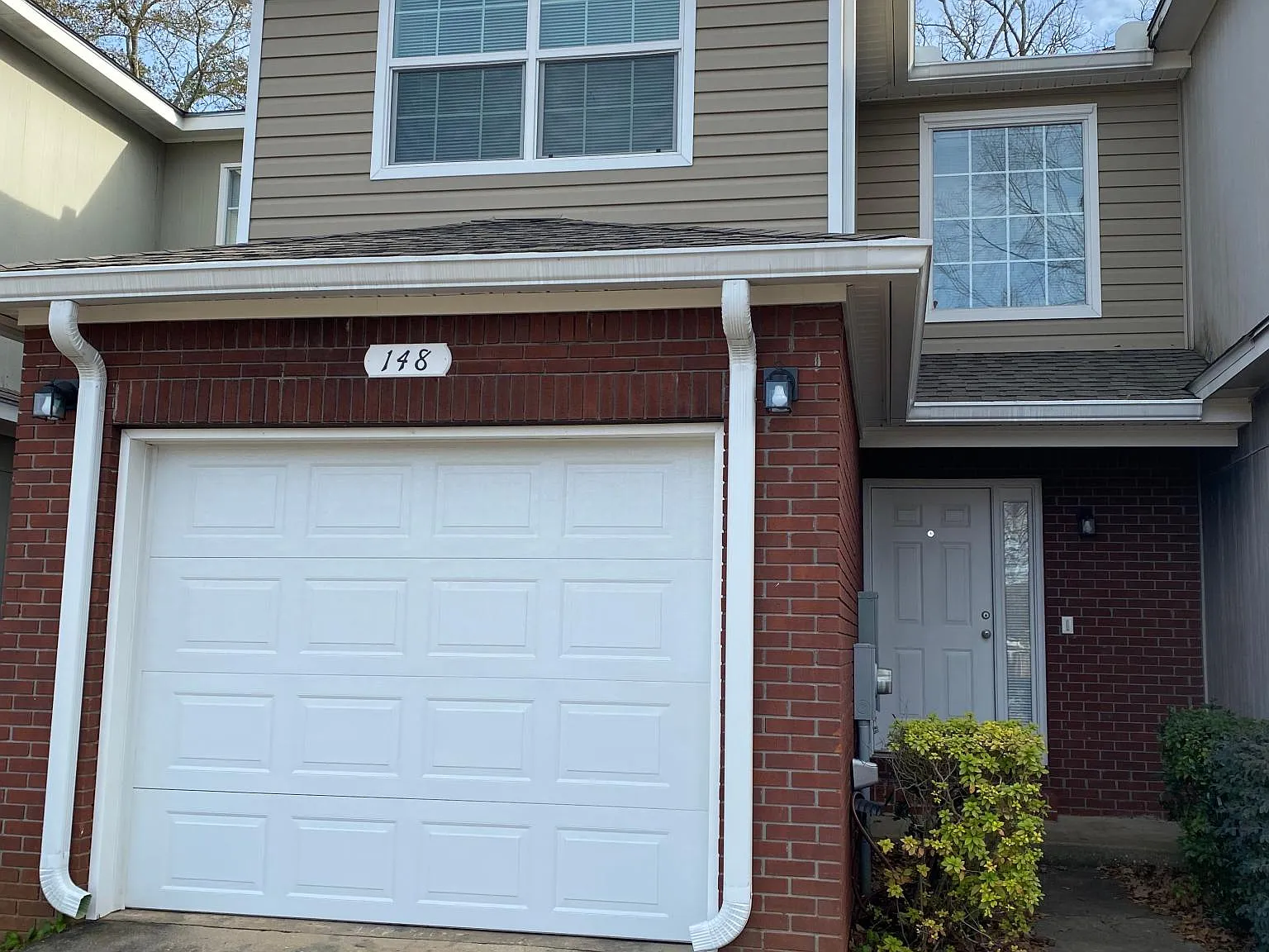 148 Woodmere Dr — Photo 2