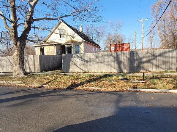 987 E Philadelphia St, Detroit, MI 48211