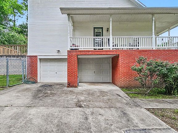 3rd image of 22926 Horseshoe Bnd