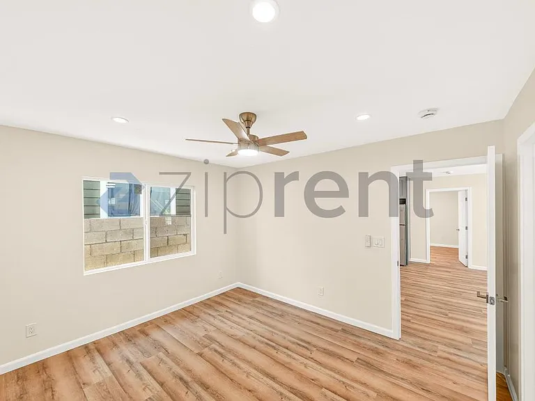 4013 S Harvard Blvd — Photo 8