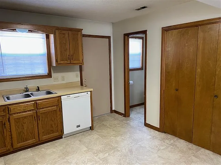 829 Sunflower St #3 — Photo 6