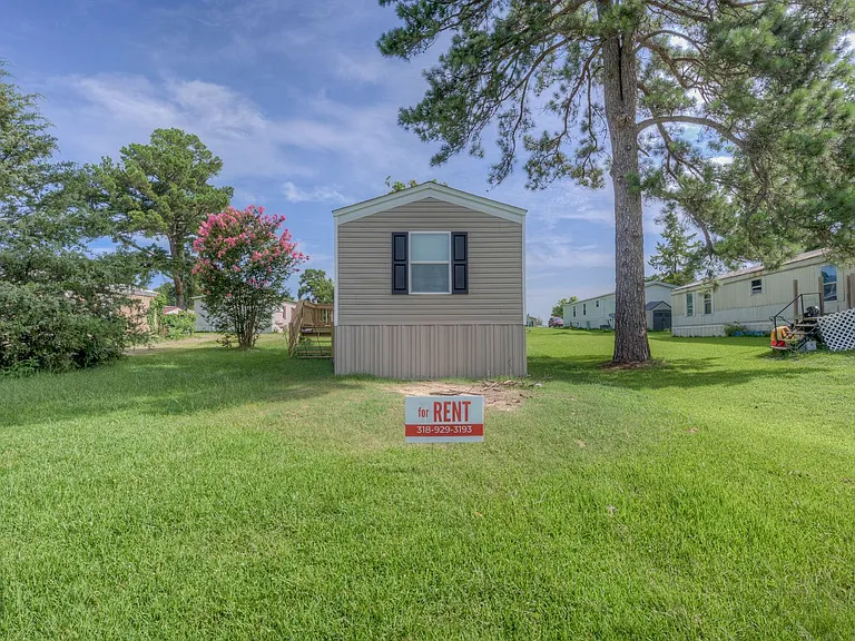 Hillside Mobile Home Park — Photo 30