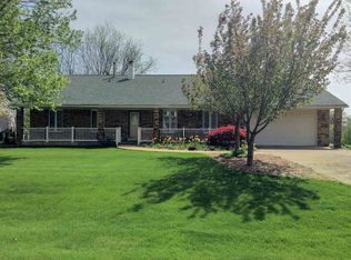 19 Oak Grove Rd, Geneseo, IL 61254
