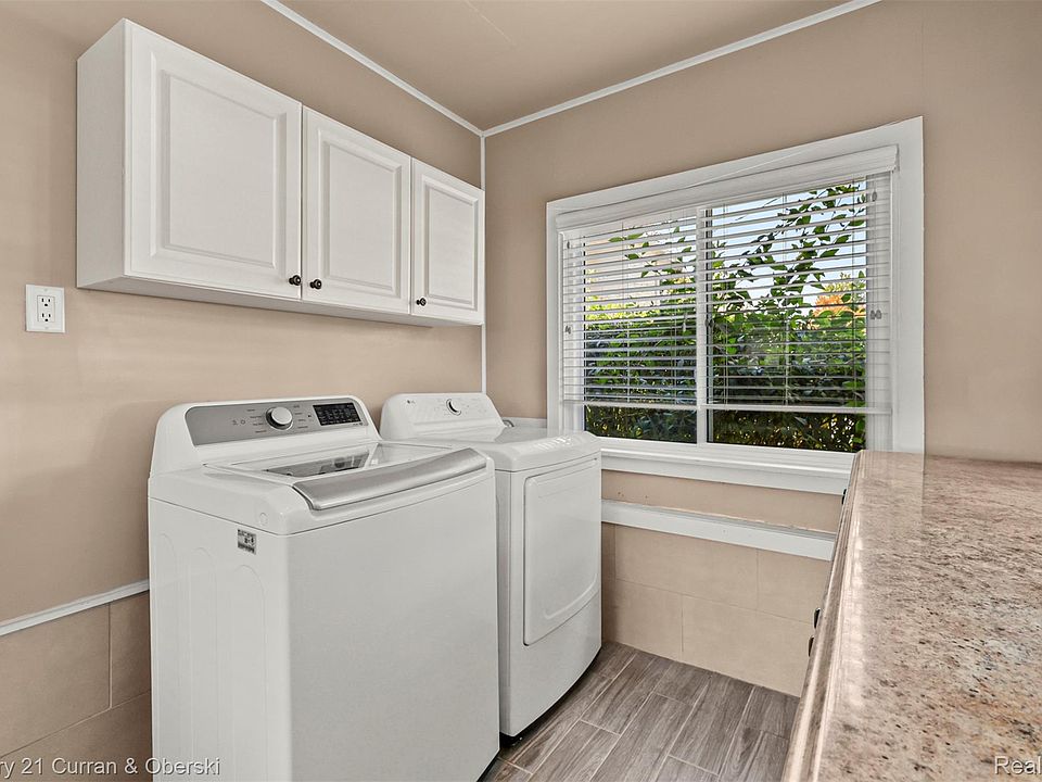 323 E Liberty St, photo 25