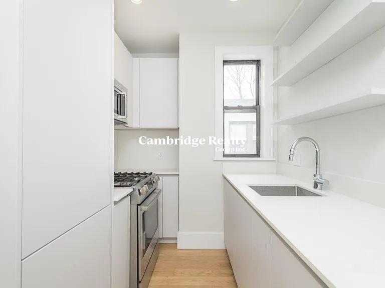 8 Elko St #12T — Photo 3