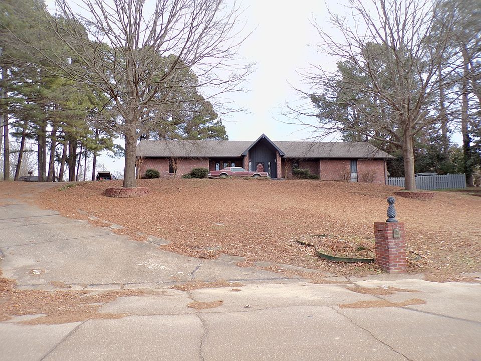 1st image of 212 McCollum Dr