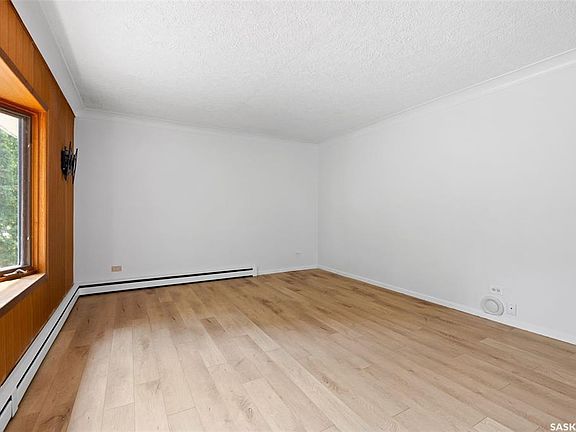 5th image of 616 Broadway AVENUE E