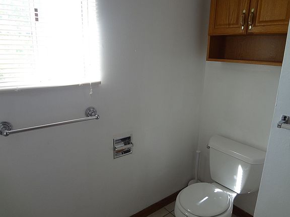 4th image of 147 Duranta St